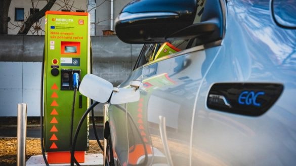 Elektromobily vs spalovací auta: Ani v oblastech s uhlím nejsou emisně horší