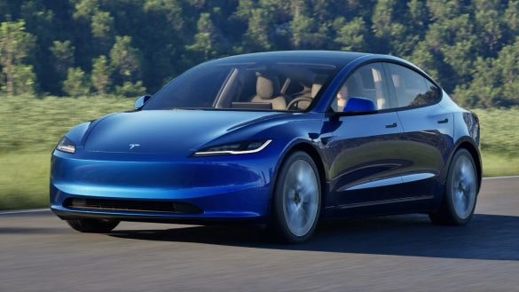 Tesla Model 3 exceluje v efektivitě: Reálně ujede o 42 km víc, než je papírový předpoklad